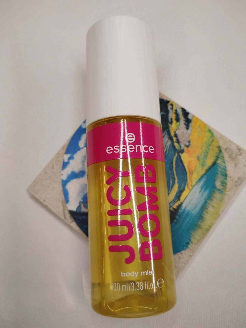Essence Juicy Bomb Zesty Citrus Mist - 3.38 - Picture 2 of 6